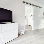 Apartament Flair 'fachwerk & Flair' - Altstadt-apartment 78 Qm Fuer Urlaub Oder Geschaeftsreise, Innenstadtlage, Ruhig, Modern, 900 M Bahnhof, 24 Std Check-in, Wlan, Streaming, Kueche, Regendusche, 2 X Doppelbett, Direkt Am Neuen Markt In Der Altstad Herford