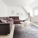 Grosse 78 Qm Altstadt 'fachwerk & Flair' Familien- Geschaeftsreisende, Monteurswohnung, Innenstadtlage, Ruhig, Modern, 900 M Bahnhof, 24 Std Check-in, Wlan, Kueche, 5 Personen, Kostenpf Oeffentl Parkplatz Nebenan Herford