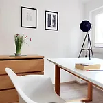 Appartamento Grosse 78 Qm Altstadt 'fachwerk & Flair' Familien- Geschaeftsreisende, Monteurswohnung, Innenstadtlage, Ruhig, Modern, 900 M Bahnhof, 24 Std Check-in, Wlan, Kueche, 5 Personen, Kostenpf Oeffentl Parkplatz Nebenan