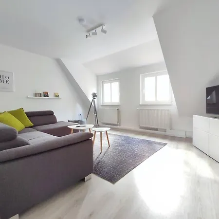 'bright 1' Innenstadtlage, Ruhige, Schoene, Helle 3zkb Wlan Apartment
