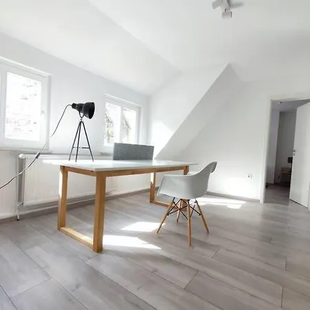 'bright 1' Innenstadtlage, Ruhige, Schoene, Helle 3zkb Wlan Apartment *