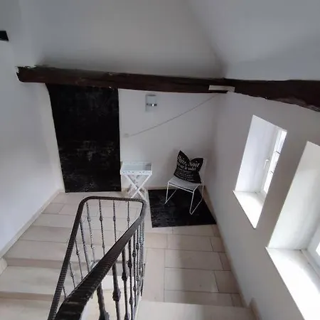 Flair 'fachwerk & Flair' - Altstadt-apartment 78 Qm Fuer Urlaub Oder Geschaeftsreise, Innenstadtlage, Ruhig, Modern, 900 M Bahnhof, 24 Std Check-in, Wlan, Streaming, Kueche, Regendusche, 2 X Doppelbett, Direkt Am Neuen Markt In Der Altstad * Herford