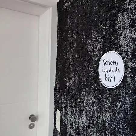 Flair 'fachwerk & Flair' - Altstadt-apartment 78 Qm Fuer Urlaub Oder Geschaeftsreise, Innenstadtlage, Ruhig, Modern, 900 M Bahnhof, 24 Std Check-in, Wlan, Streaming, Kueche, Regendusche, 2 X Doppelbett, Direkt Am Neuen Markt In Der Altstad * Herford