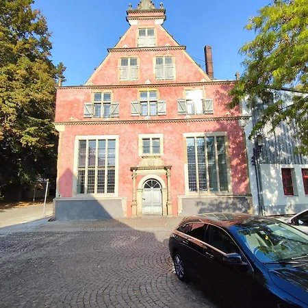 Flair 'fachwerk & Flair' - Altstadt-apartment 78 Qm Fuer Urlaub Oder Geschaeftsreise, Innenstadtlage, Ruhig, Modern, 900 M Bahnhof, 24 Std Check-in, Wlan, Streaming, Kueche, Regendusche, 2 X Doppelbett, Direkt Am Neuen Markt In Der Altstad *