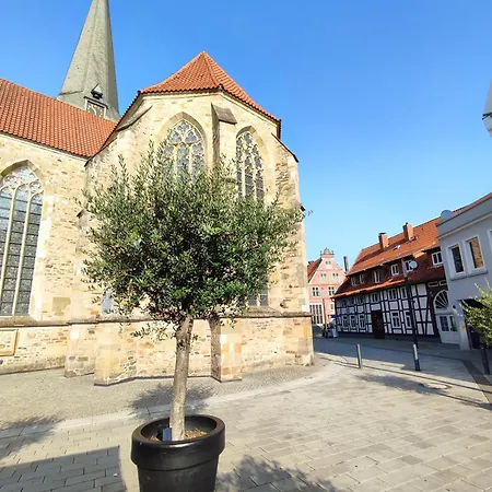 Flair 'fachwerk & Flair' - Altstadt-apartment 78 Qm Fuer Urlaub Oder Geschaeftsreise, Innenstadtlage, Ruhig, Modern, 900 M Bahnhof, 24 Std Check-in, Wlan, Streaming, Kueche, Regendusche, 2 X Doppelbett, Direkt Am Neuen Markt In Der Altstad *