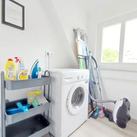 Apartament Flair 'fachwerk & Flair' - Altstadt-apartment 78 Qm Fuer Urlaub Oder Geschaeftsreise, Innenstadtlage, Ruhig, Modern, 900 M Bahnhof, 24 Std Check-in, Wlan, Streaming, Kueche, Regendusche, 2 X Doppelbett, Direkt Am Neuen Markt In Der Altstad *