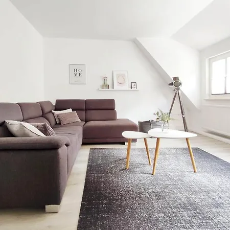 Flair 'fachwerk & Flair' - Altstadt-apartment 78 Qm Fuer Urlaub Oder Geschaeftsreise, Innenstadtlage, Ruhig, Modern, 900 M Bahnhof, 24 Std Check-in, Wlan, Streaming, Kueche, Regendusche, 2 X Doppelbett, Direkt Am Neuen Markt In Der Altstad Herford