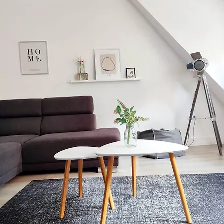 Flair 'fachwerk & Flair' - Altstadt-apartment 78 Qm Fuer Urlaub Oder Geschaeftsreise, Innenstadtlage, Ruhig, Modern, 900 M Bahnhof, 24 Std Check-in, Wlan, Streaming, Kueche, Regendusche, 2 X Doppelbett, Direkt Am Neuen Markt In Der Altstad Apartament Herford