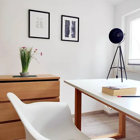 Apartament Flair 'fachwerk & Flair' - Altstadt-apartment 78 Qm Fuer Urlaub Oder Geschaeftsreise, Innenstadtlage, Ruhig, Modern, 900 M Bahnhof, 24 Std Check-in, Wlan, Streaming, Kueche, Regendusche, 2 X Doppelbett, Direkt Am Neuen Markt In Der Altstad