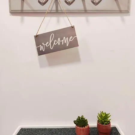 Apartament Flair 'fachwerk & Flair' - Altstadt-apartment 78 Qm Fuer Urlaub Oder Geschaeftsreise, Innenstadtlage, Ruhig, Modern, 900 M Bahnhof, 24 Std Check-in, Wlan, Streaming, Kueche, Regendusche, 2 X Doppelbett, Direkt Am Neuen Markt In Der Altstad *