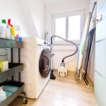 Apartamento Flair 'fachwerk & Flair' - Altstadt-apartment 78 Qm Fuer Urlaub Oder Geschaeftsreise, Innenstadtlage, Ruhig, Modern, 900 M Bahnhof, 24 Std Check-in, Wlan, Streaming, Kueche, Regendusche, 2 X Doppelbett, Direkt Am Neuen Markt In Der Altstad