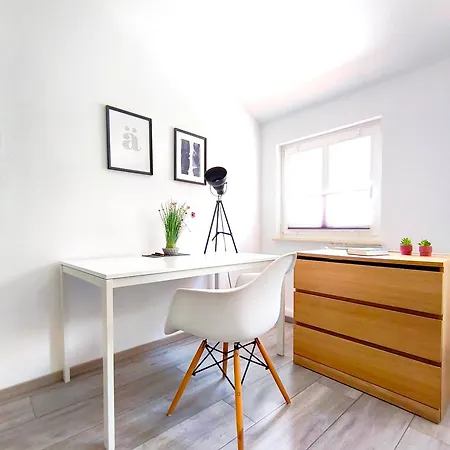 Apartmán Grosse 78 Qm Altstadt 'fachwerk & Flair' Familien- Geschaeftsreisende, Monteurswohnung, Innenstadtlage, Ruhig, Modern, 900 M Bahnhof, 24 Std Check-in, Wlan, Kueche, 5 Personen, Oeffentlicher Parkplatz Direkt Neben Dem Haus Herford