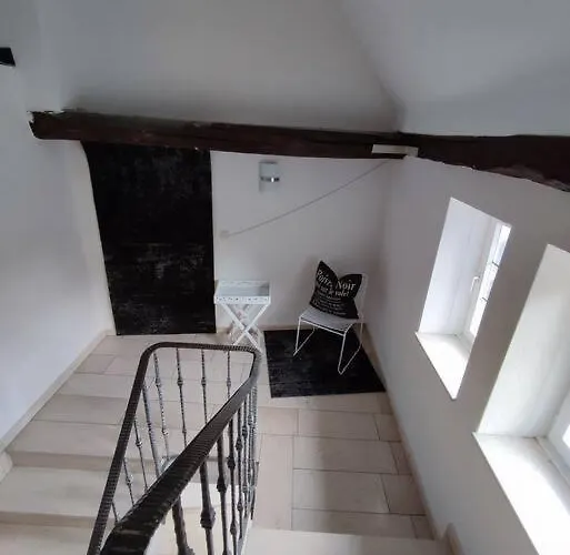 Flair 'fachwerk & Flair' - Altstadt-apartment 78 Qm Fuer Urlaub Oder Geschaeftsreise, Innenstadtlage, Ruhig, Modern, 900 M Bahnhof, 24 Std Check-in, Wlan, Streaming, Kueche, Regendusche, 2 X Doppelbett, Direkt Am Neuen Markt In Der Altstad * Herford