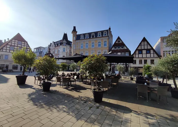 Apartamento Flair 'fachwerk & Flair' - Altstadt-apartment 78 Qm Fuer Urlaub Oder Geschaeftsreise, Innenstadtlage, Ruhig, Modern, 900 M Bahnhof, 24 Std Check-in, Wlan, Streaming, Kueche, Regendusche, 2 X Doppelbett, Direkt Am Neuen Markt In Der Altstad *