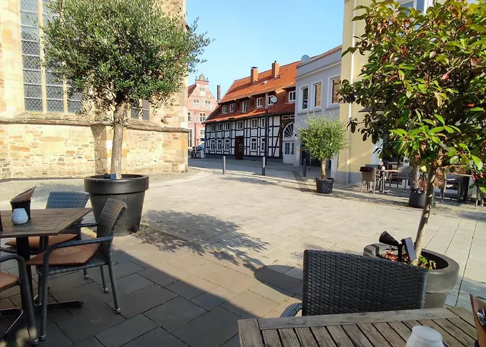 Flair 'fachwerk & Flair' - Altstadt-apartment 78 Qm Fuer Urlaub Oder Geschaeftsreise, Innenstadtlage, Ruhig, Modern, 900 M Bahnhof, 24 Std Check-in, Wlan, Streaming, Kueche, Regendusche, 2 X Doppelbett, Direkt Am Neuen Markt In Der Altstad Apartamento