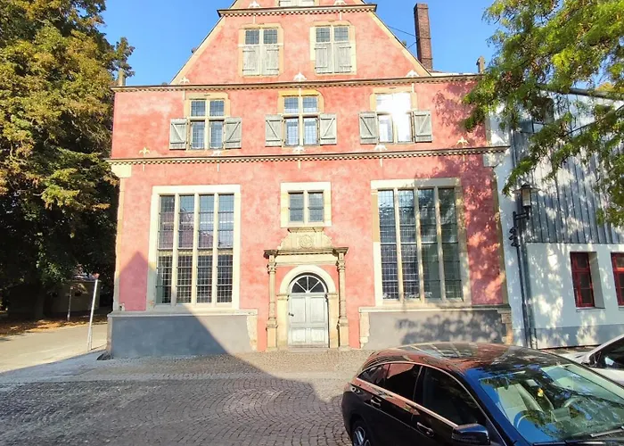 Flair 'fachwerk & Flair' - Altstadt-apartment 78 Qm Fuer Urlaub Oder Geschaeftsreise, Innenstadtlage, Ruhig, Modern, 900 M Bahnhof, 24 Std Check-in, Wlan, Streaming, Kueche, Regendusche, 2 X Doppelbett, Direkt Am Neuen Markt In Der Altstad *