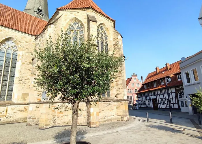 Flair 'fachwerk & Flair' - Altstadt-apartment 78 Qm Fuer Urlaub Oder Geschaeftsreise, Innenstadtlage, Ruhig, Modern, 900 M Bahnhof, 24 Std Check-in, Wlan, Streaming, Kueche, Regendusche, 2 X Doppelbett, Direkt Am Neuen Markt In Der Altstad *