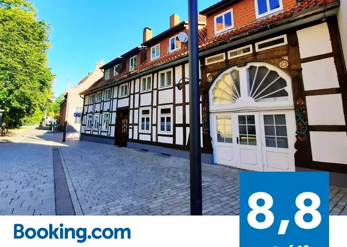 Flair 'fachwerk & Flair' - Altstadt-apartment 78 Qm Fuer Urlaub Oder Geschaeftsreise, Innenstadtlage, Ruhig, Modern, 900 M Bahnhof, 24 Std Check-in, Wlan, Streaming, Kueche, Regendusche, 2 X Doppelbett, Direkt Am Neuen Markt In Der Altstad *