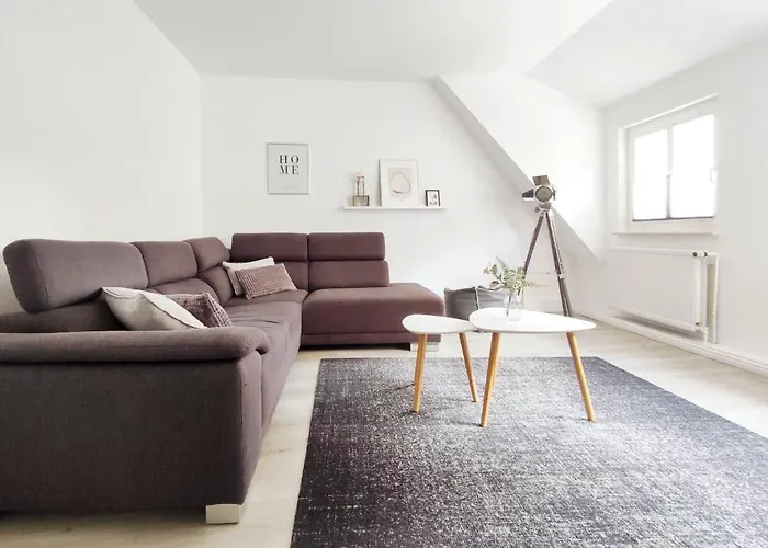 Flair 'fachwerk & Flair' - Altstadt-apartment 78 Qm Fuer Urlaub Oder Geschaeftsreise, Innenstadtlage, Ruhig, Modern, 900 M Bahnhof, 24 Std Check-in, Wlan, Streaming, Kueche, Regendusche, 2 X Doppelbett, Direkt Am Neuen Markt In Der Altstad Herford