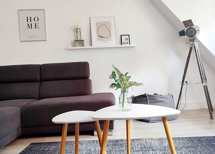 Flair 'fachwerk & Flair' - Altstadt-apartment 78 Qm Fuer Urlaub Oder Geschaeftsreise, Innenstadtlage, Ruhig, Modern, 900 M Bahnhof, 24 Std Check-in, Wlan, Streaming, Kueche, Regendusche, 2 X Doppelbett, Direkt Am Neuen Markt In Der Altstad Apartamento Herford