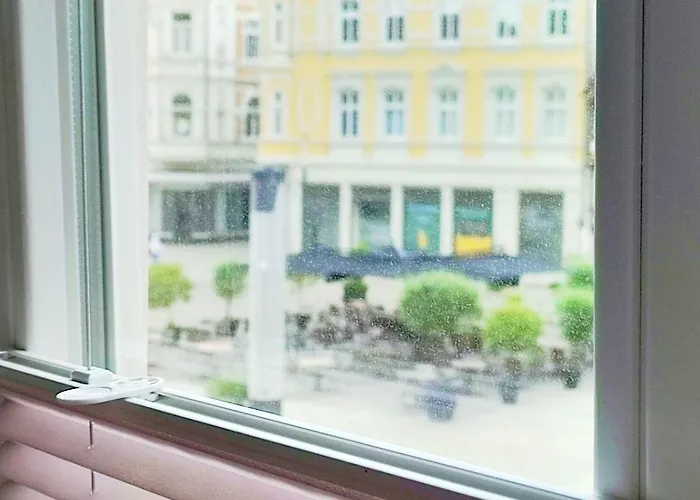 Flair 'fachwerk & Flair' - Altstadt-apartment 78 Qm Fuer Urlaub Oder Geschaeftsreise, Innenstadtlage, Ruhig, Modern, 900 M Bahnhof, 24 Std Check-in, Wlan, Streaming, Kueche, Regendusche, 2 X Doppelbett, Direkt Am Neuen Markt In Der Altstad Herford