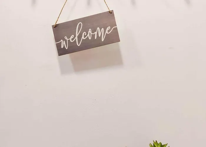 Apartamento Flair 'fachwerk & Flair' - Altstadt-apartment 78 Qm Fuer Urlaub Oder Geschaeftsreise, Innenstadtlage, Ruhig, Modern, 900 M Bahnhof, 24 Std Check-in, Wlan, Streaming, Kueche, Regendusche, 2 X Doppelbett, Direkt Am Neuen Markt In Der Altstad *