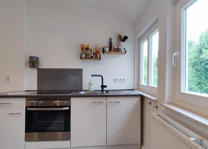 Flair 'fachwerk & Flair' - Altstadt-apartment 78 Qm Fuer Urlaub Oder Geschaeftsreise, Innenstadtlage, Ruhig, Modern, 900 M Bahnhof, 24 Std Check-in, Wlan, Streaming, Kueche, Regendusche, 2 X Doppelbett, Direkt Am Neuen Markt In Der Altstad * Herford